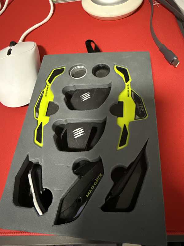 Uzi 曾经称“鼠标坏了买不到，根本不敢坏”，外设手感的“唯一性”真的这么玄学吗？