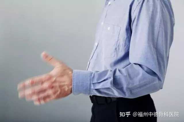 手总是不自觉的颤抖,是什么原因? ? - 知乎