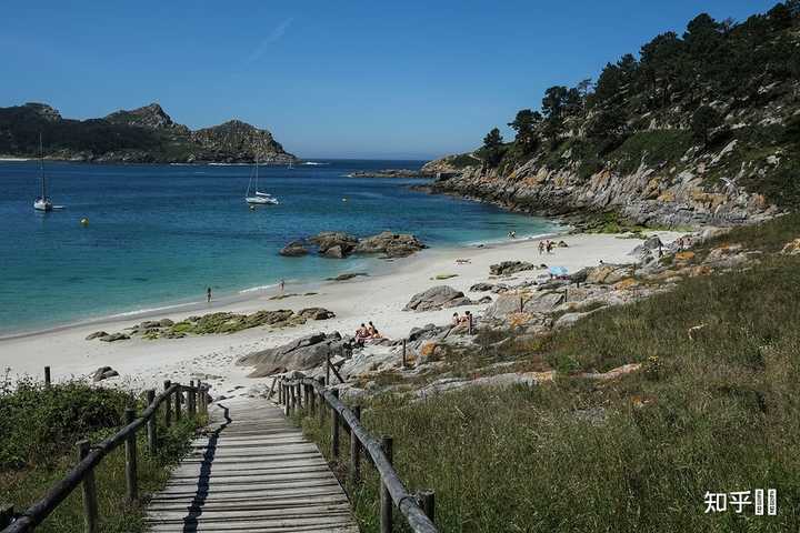 白色海岸（COSTA BLANCA）和陡峭海岸（COSTA BRAVA）