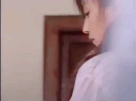 如何评价赵薇的长相?