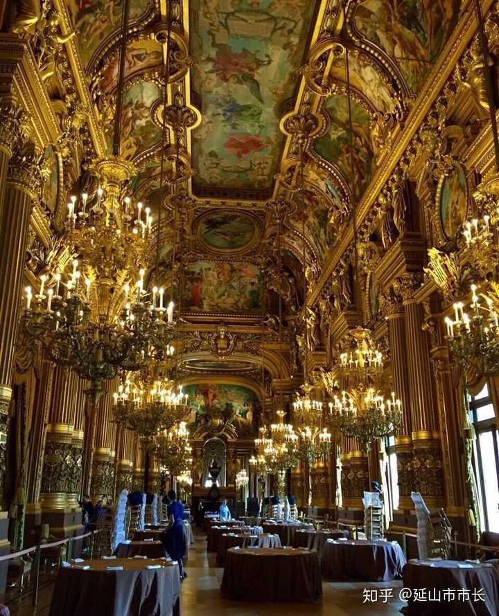 合。巴黎歌剧院：法国古典主义（卢浮宫东立面）+巴洛克+洛可可（室内）