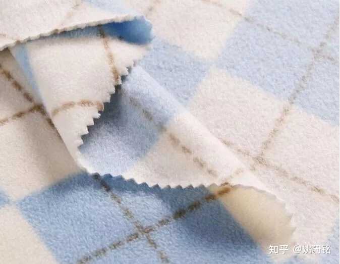 「摇粒绒」是一种什么样的服装面料,从面料成分分析其保暖性如何,有何优缺点? - 知乎