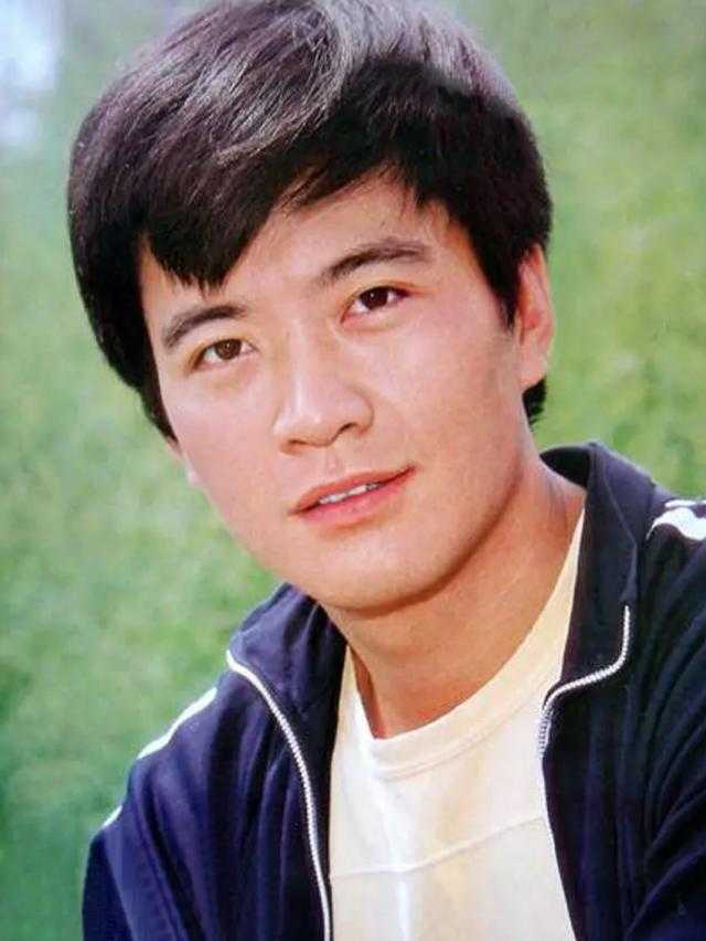 如何评价演员周里京? - 知乎