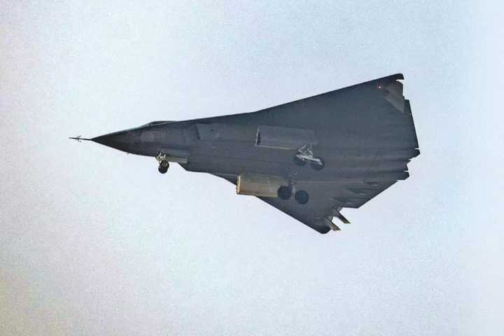 PL-17如果能打400公里，那是不是预警机塞一肚子PL-17自己就把空战打完了？最多再带点护卫？|2026-04-16-汉风1918-汉唐归来-惟有中华