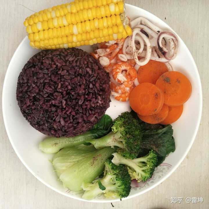 减脂餐的重点是少油少盐盐，这是我自己在宿舍做的