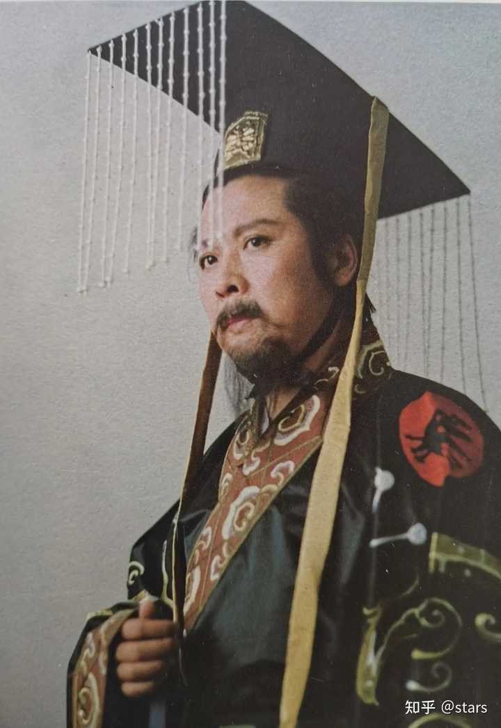 刘备扮演者孙彦军成大学校长,你对他有哪些了解?演员当大学校长,最大的优势是什么? - 知乎