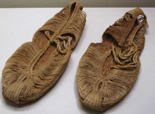 中外古代鞋子一般都用什么材料做的?特别是鞋底? - 知乎