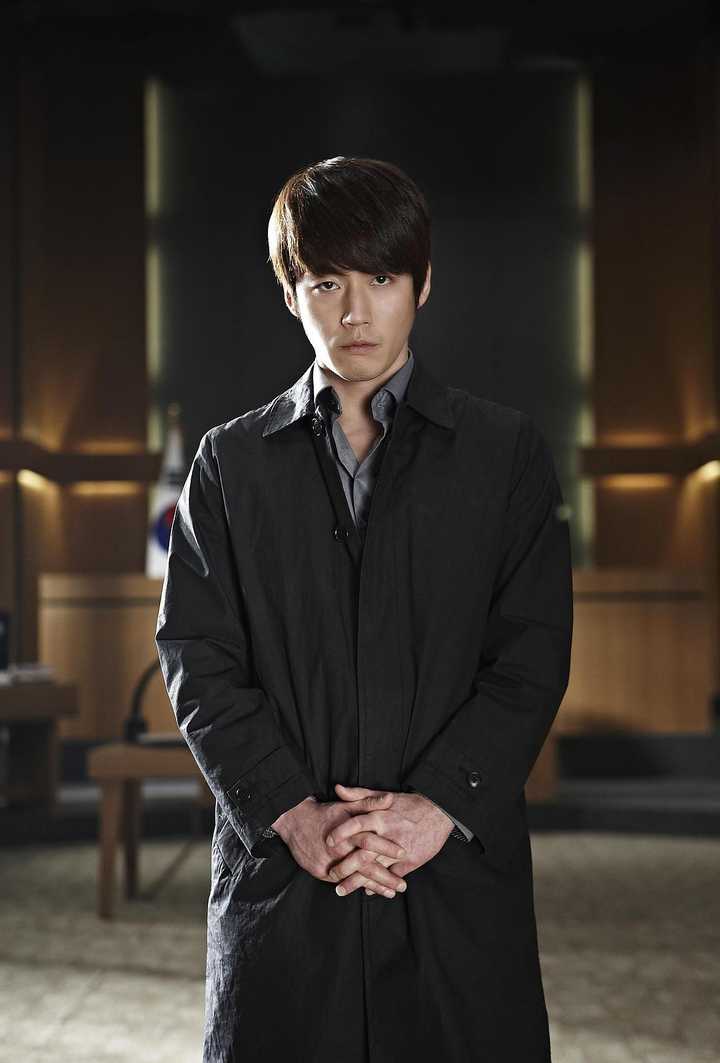 刘多仁 / 黄秉国 / 崔熙真 / 郑乘万 / 闵福基 / 李昶勋 / 朴镇宇