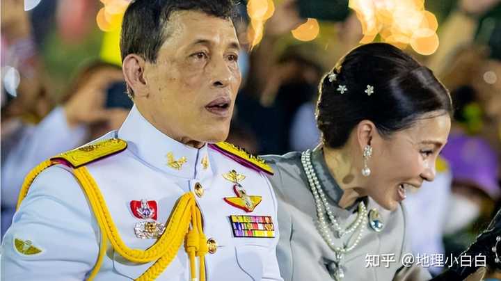 现在世界上有那些国家还存在王室?他们的财富财产大概有多少? - 知乎