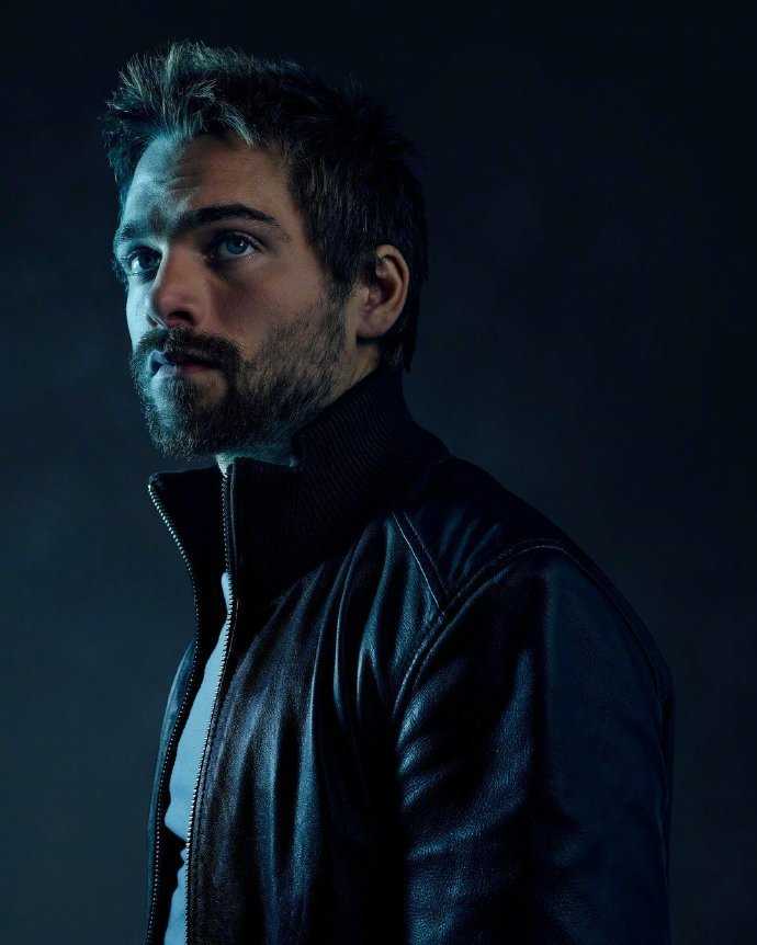 snl中字段子派拉蒙在nycc发布#少狼#电影版首个片段,片段是allison来