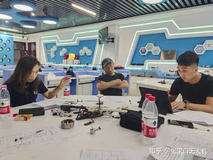 关于无人机目测高和目测低,是怎么解释的? - 知乎