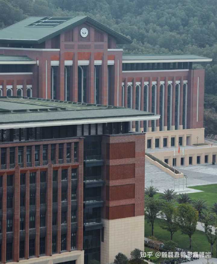 大学旷课一整天被学校发现了班主任和辅导员会找学生进行批评教育吗？ - 知乎