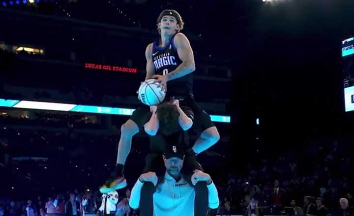 如何评价麦克朗获得2024年NBA全明星灌篮大赛冠军,成功卫冕? - 知乎
