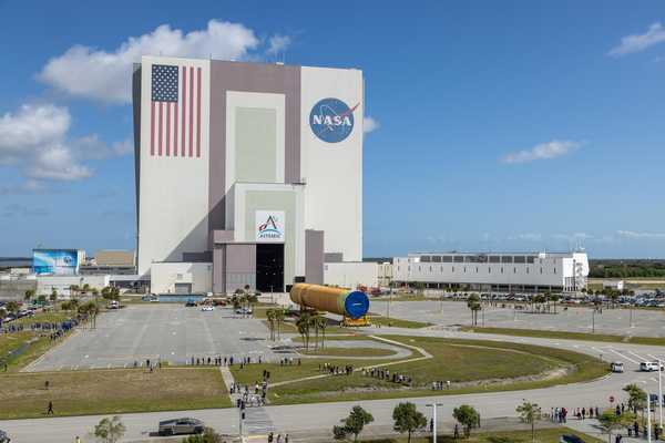 美国 NASA 宣布 2028 年登月总体目标不变，这预示着什么？