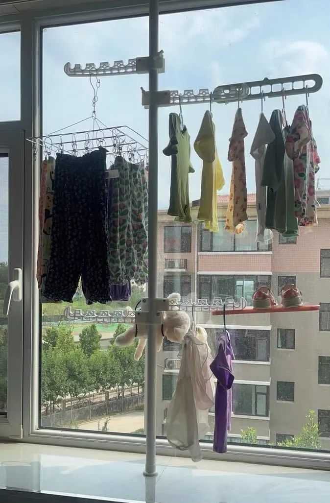 房子户型没有独立生活阳台的情况下,怎么巧妙解决晾晒衣服的问题? - 知乎