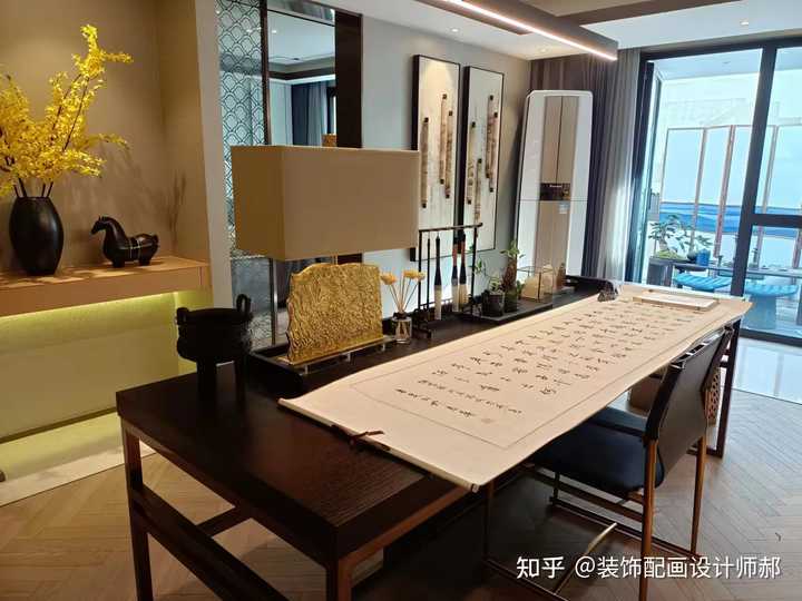 新中式装修的家里,适合配什么样的画? - 知乎