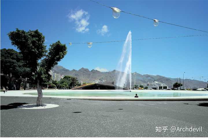 有哪些功能性与设计感都很棒的广场设计? - 知乎
