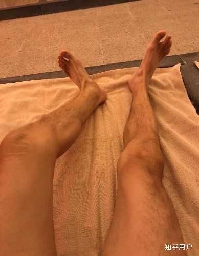 男人的脚很好看是一种怎样的体验?