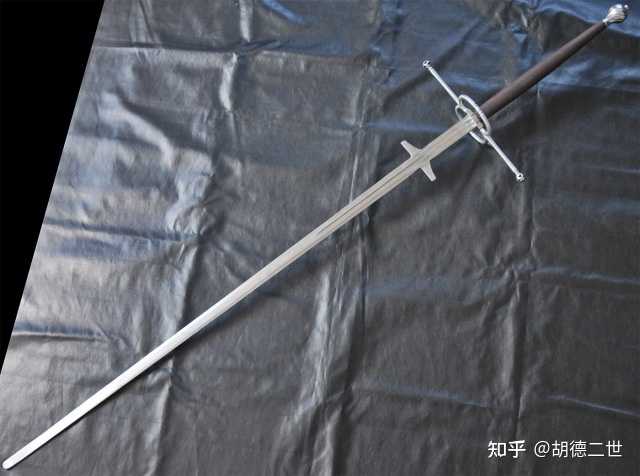 双手巨剑这种武器有什么实战价值? - 知乎