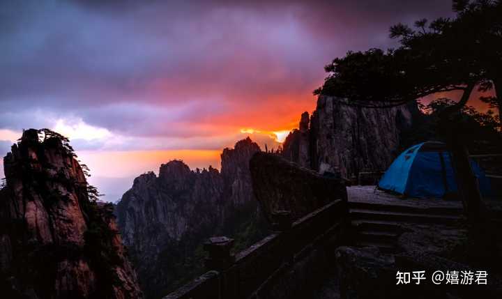 黄山飞来石_黄山飞来石红楼梦取景图_黄山飞来石的图片