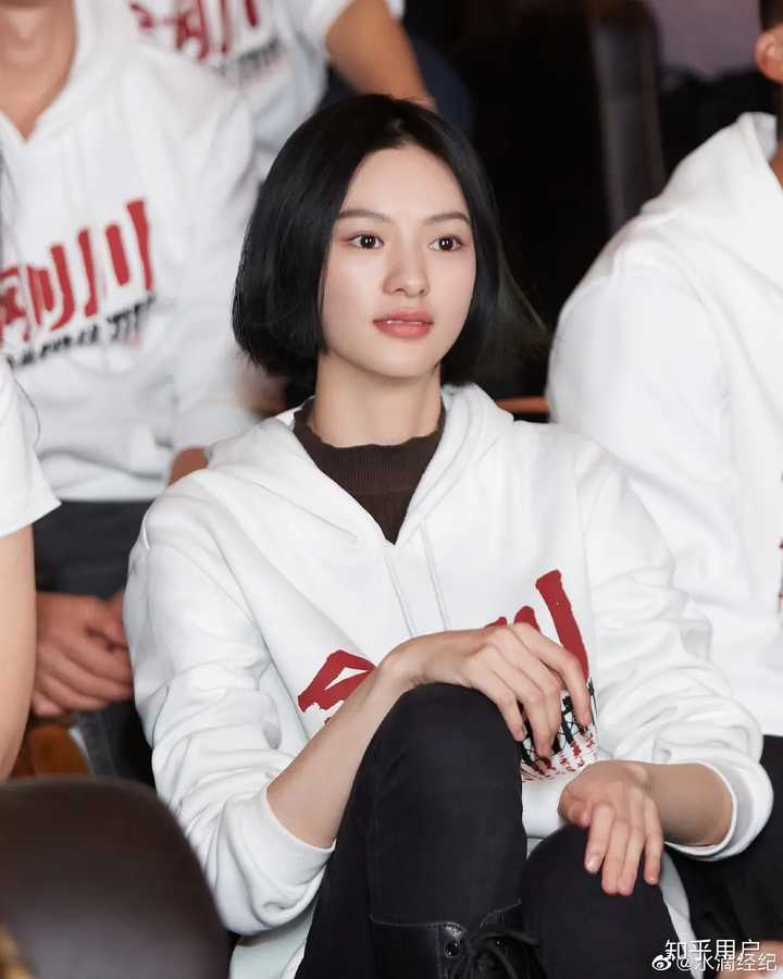 如何评价邱天的长相? - 知乎