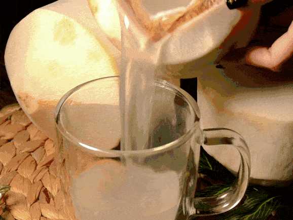 带皮青椰子椰汁是酸的是不熟么