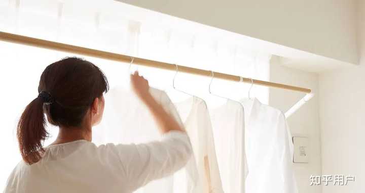 没有阳台的公寓或是小户型如何解决晾晒衣服的问题? - 知乎