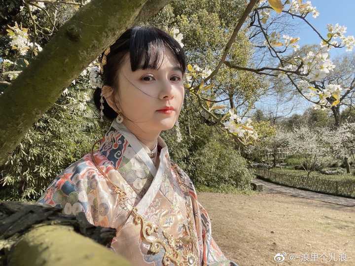 夏达是一个怎样的漫画家（在作品之外，她做人做得如何）？ - 知乎