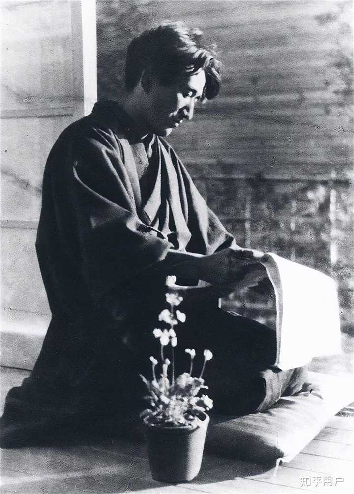如何评价太宰治的《女生徒》？ - 知乎