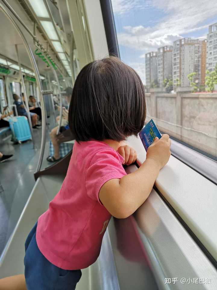 5岁孩子超迷地铁,每周末都要父母陪坐地铁一整天,企图坐遍全上海,你会支持他吗? - 知乎