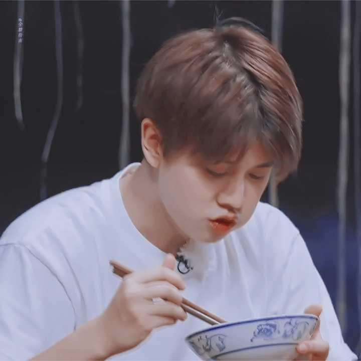 任嘉伦有哪些可爱 戳人的点?