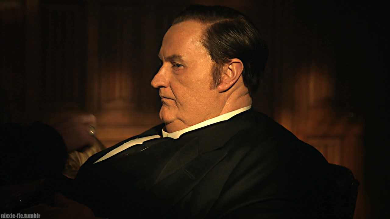 神探夏洛克可恶的新娘里变胖的麦考夫是通过什么技术实现的