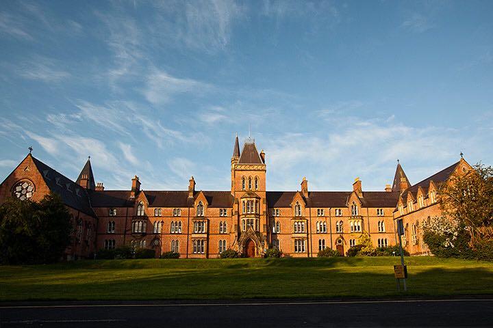 在英国贝尔法斯特女王大学queensuniversitybelfast就读是怎样一番