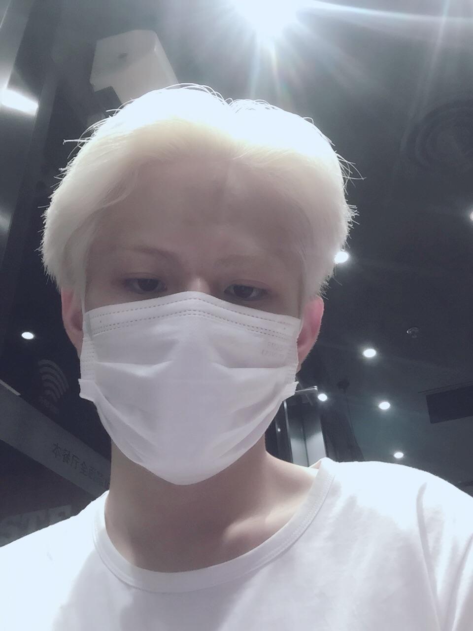 男生染灰白色头发是什么样的体验