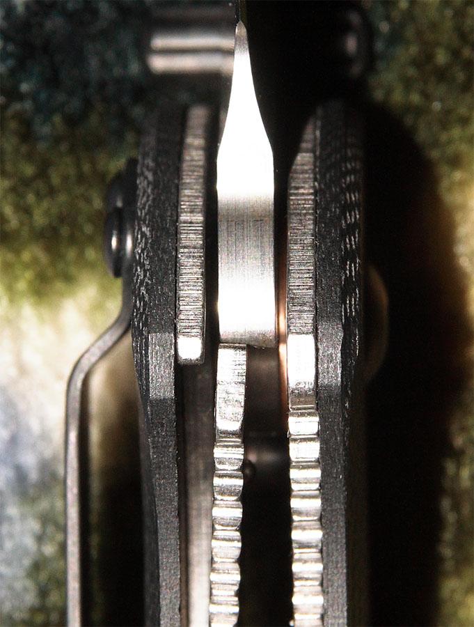 带锁折叠刀怎么收