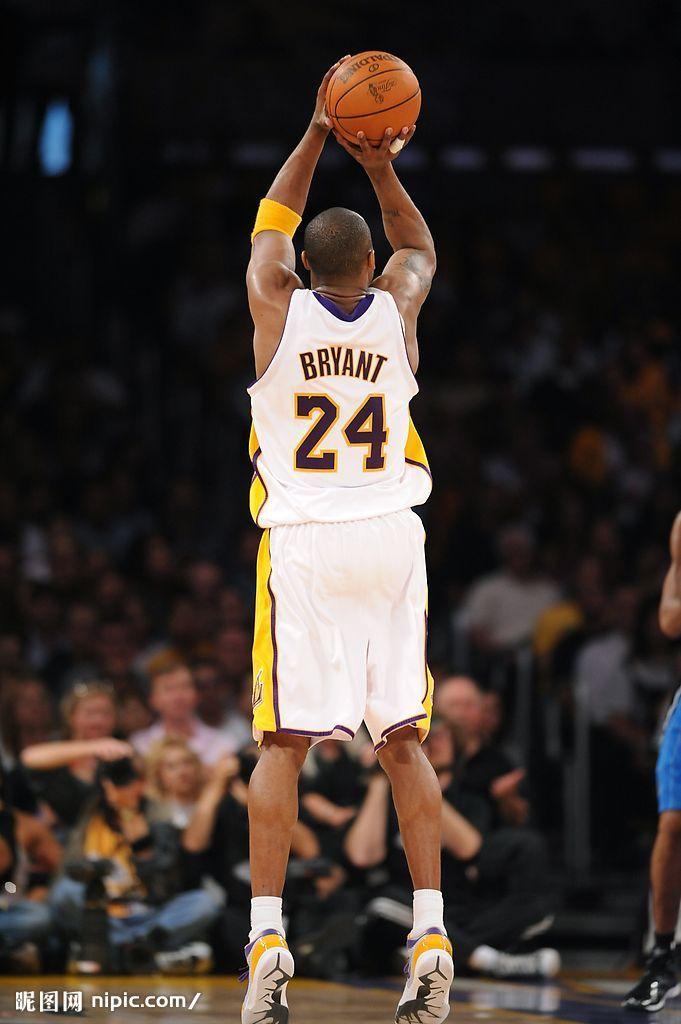 科比的投篮姿势是什么样的,求图求教学? - 知乎