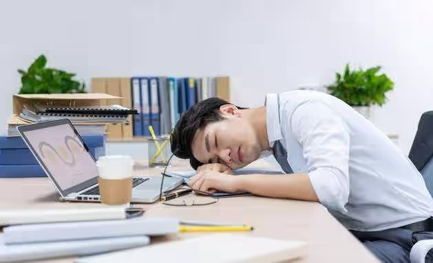 取消午休，改成 16 点下班，你愿意吗？争论背后反映出当下职场中哪些深层次问题？