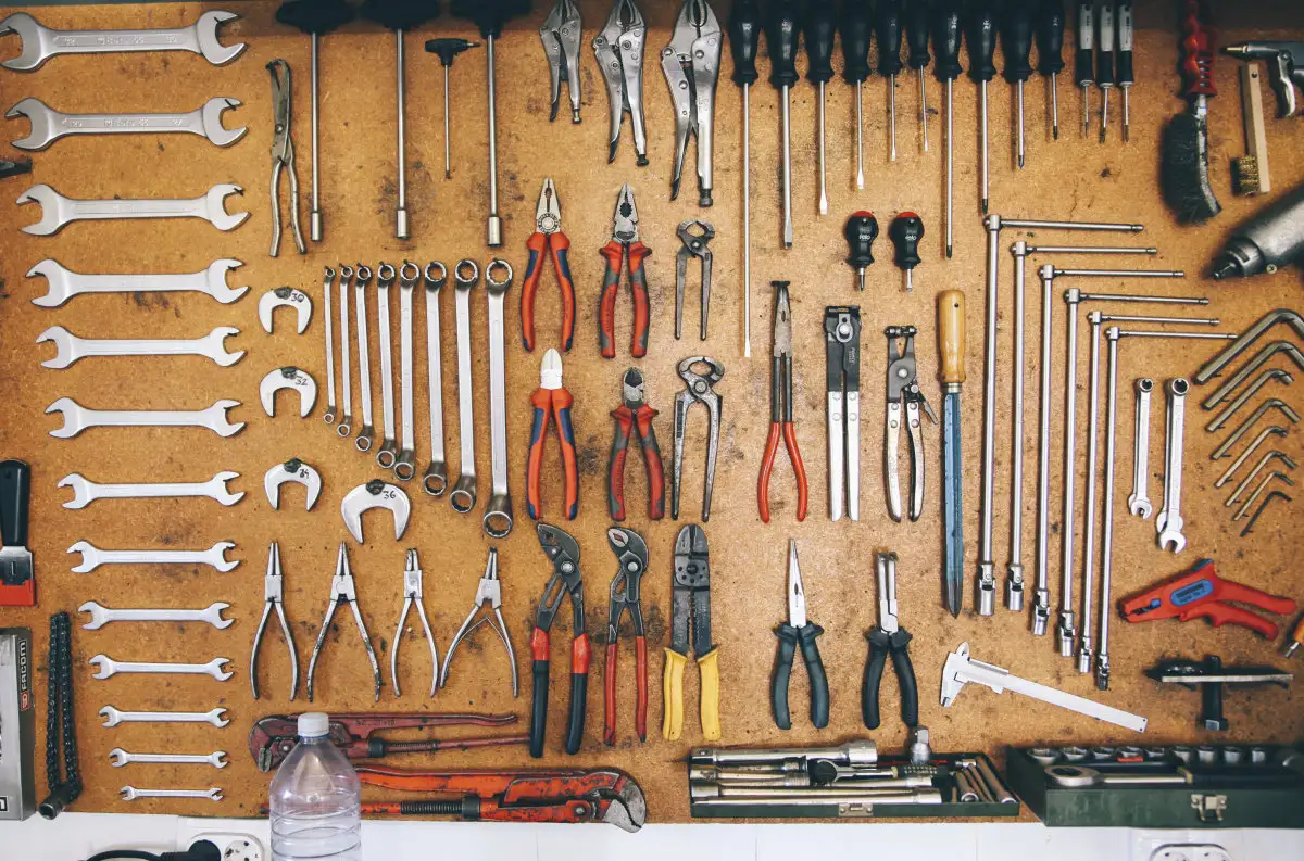 2025年中国五金制品行业分类情况及下游应用分析