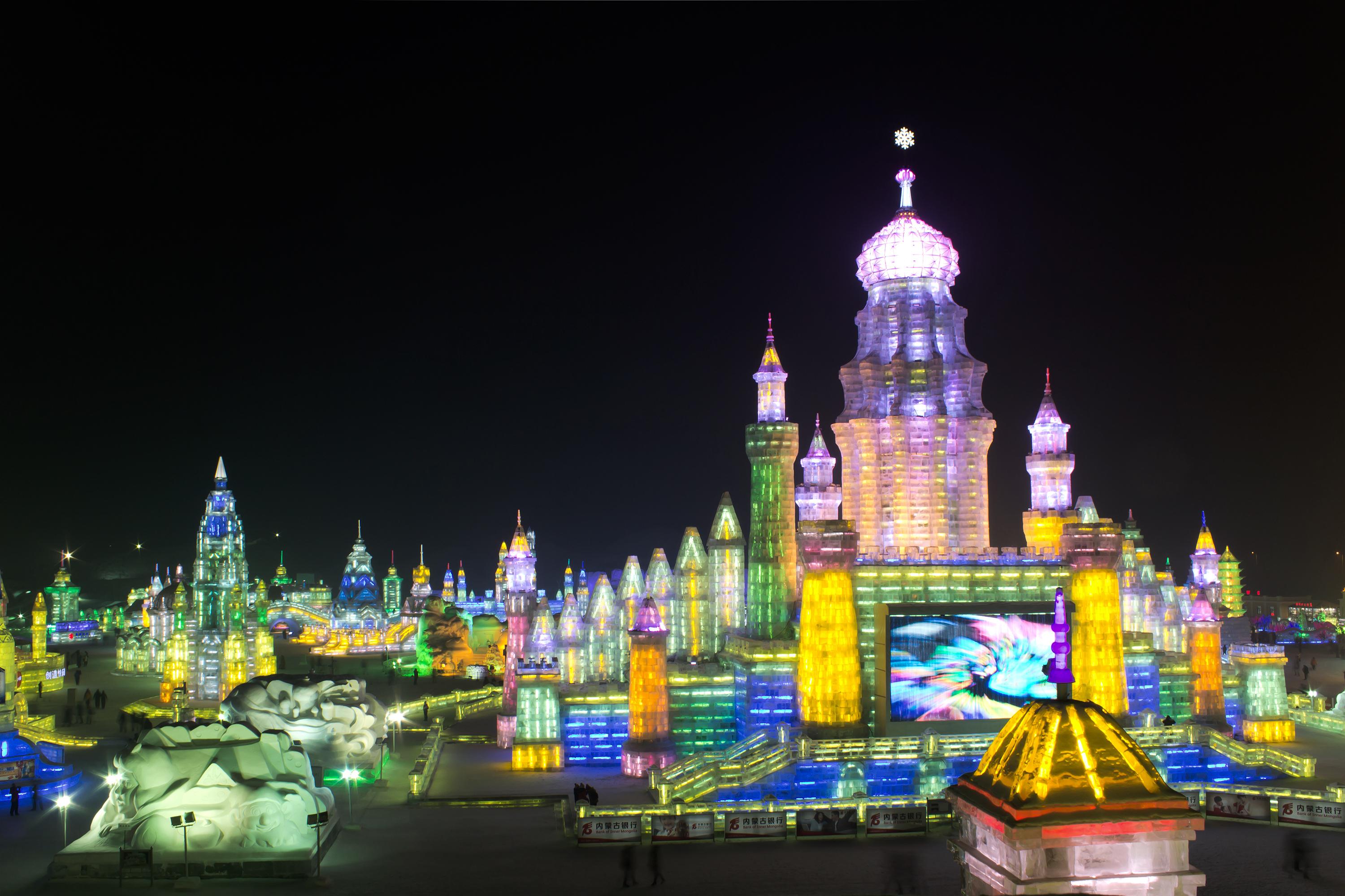 哈尔滨每年冰雪节之后的大型冰雕是怎样拆除的