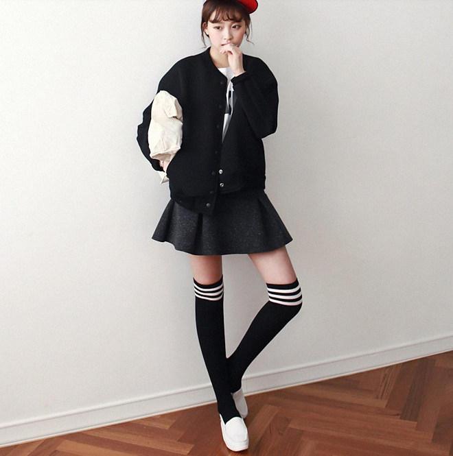 穿黑色过膝袜时搭配什么鞋子会比较好