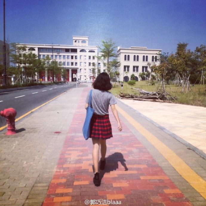 个子矮的女生怎么穿衣显高?