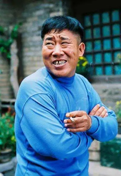 脸极不对称是怎么回事?