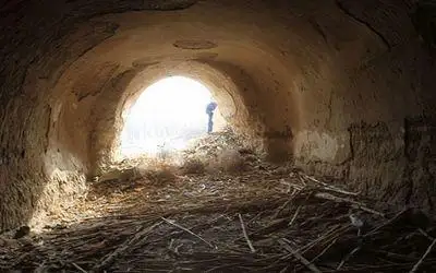 如果突然发生战乱大约持续几个月一个小村庄农村应该怎样保存下来