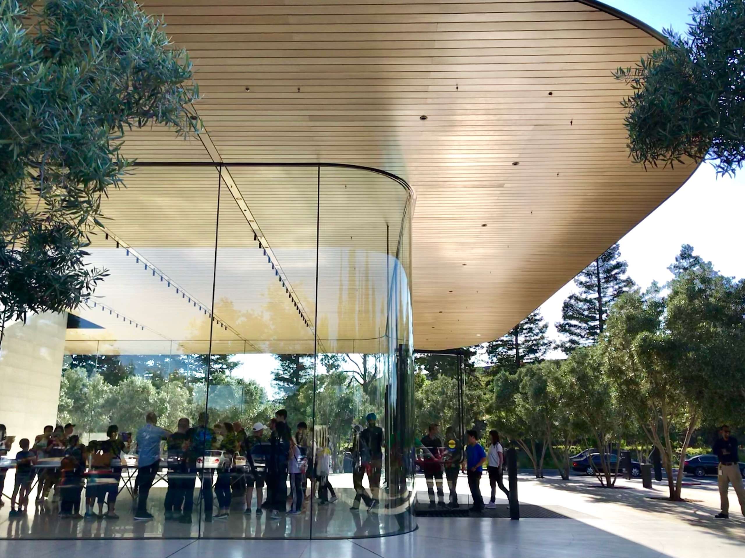 范圈圈 的想法: apple park visitor center 就在「透明飞… - 知乎