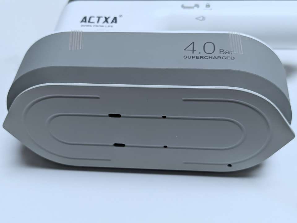 ACTXA阿卡驰手持增压挂烫机 AI-H01:小身材,大增压,轻松打理所有衣物,无论居家还是出差旅游都ok!