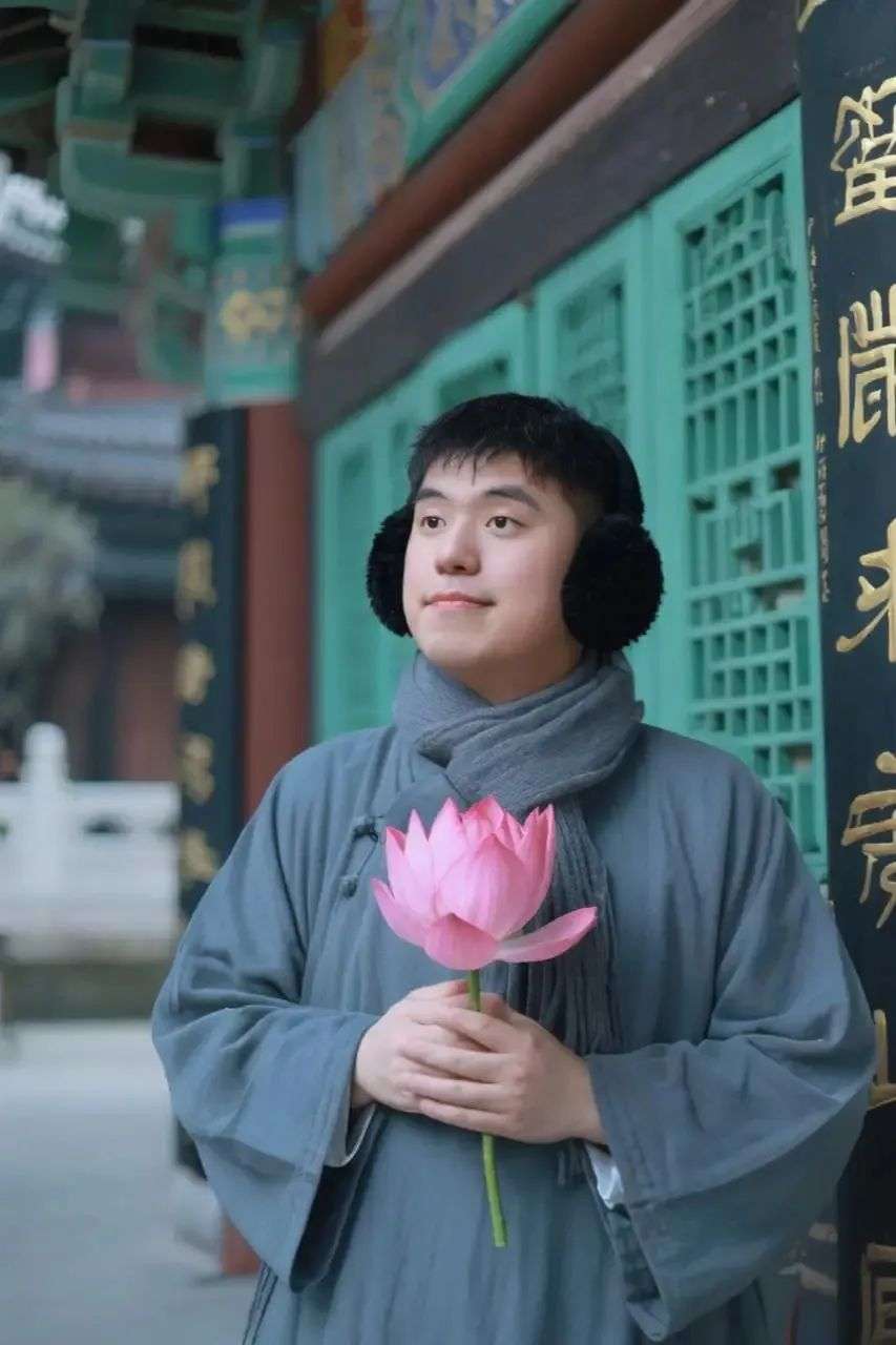 时隔两年，我又被AI写真整破防了。。。