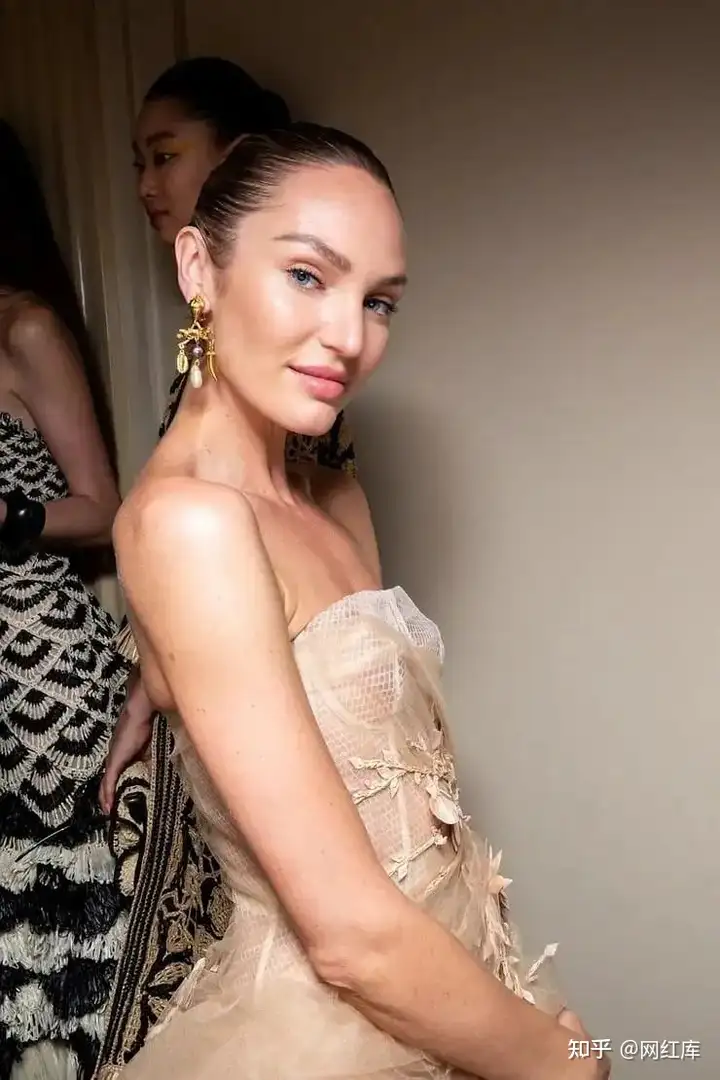 Candice Swanepoel | 南非超模，大长腿！ Facebook-第11张