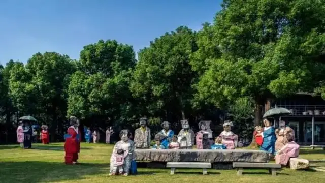 上海一公园回应园内现日本人雕塑群 网友称最反感的是园方态度