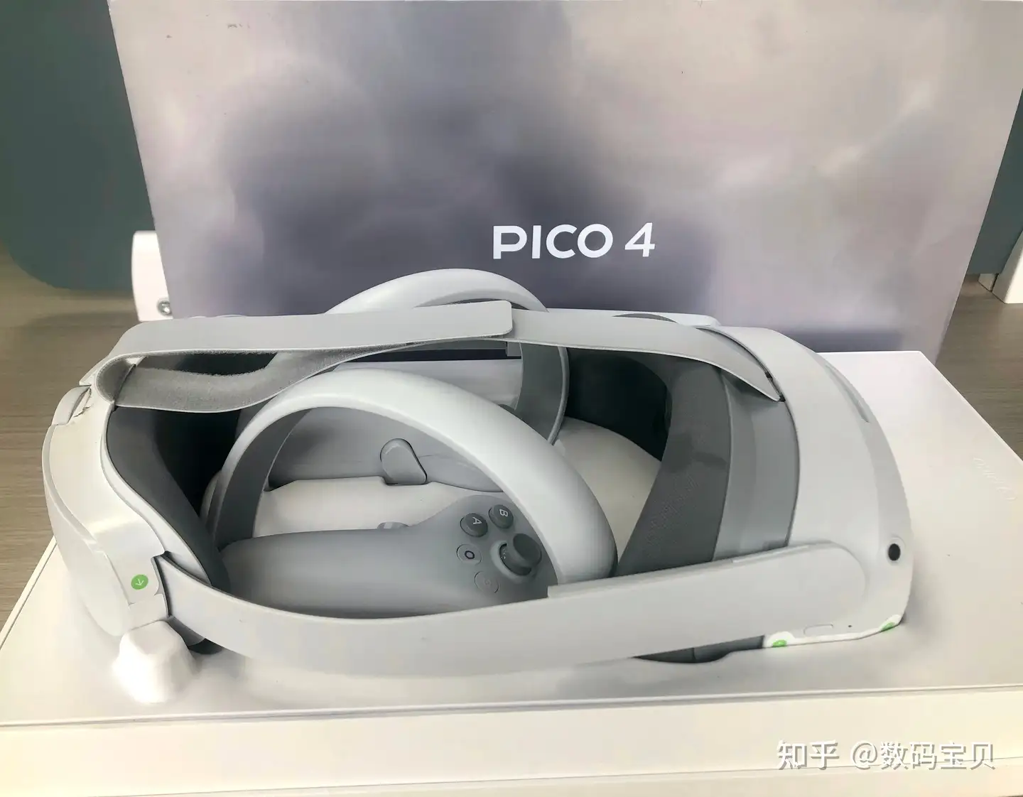 高級感 PICO4 オールインワン型VRヘッドセット 4 128G - kobegakuin-biz.jp