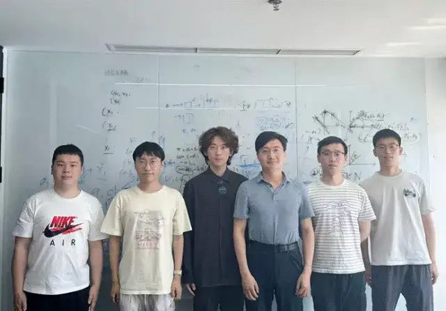 5%参数比肩DeepSeek满血R1！北大“小”模型靠分合蒸馏，打破推理成本下限